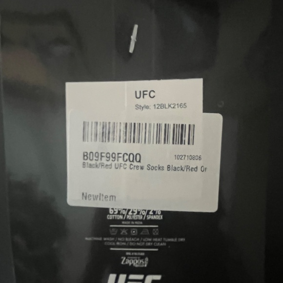 NEW UFC Crew Socks Black/Red One Size - Picture 5 of 5
